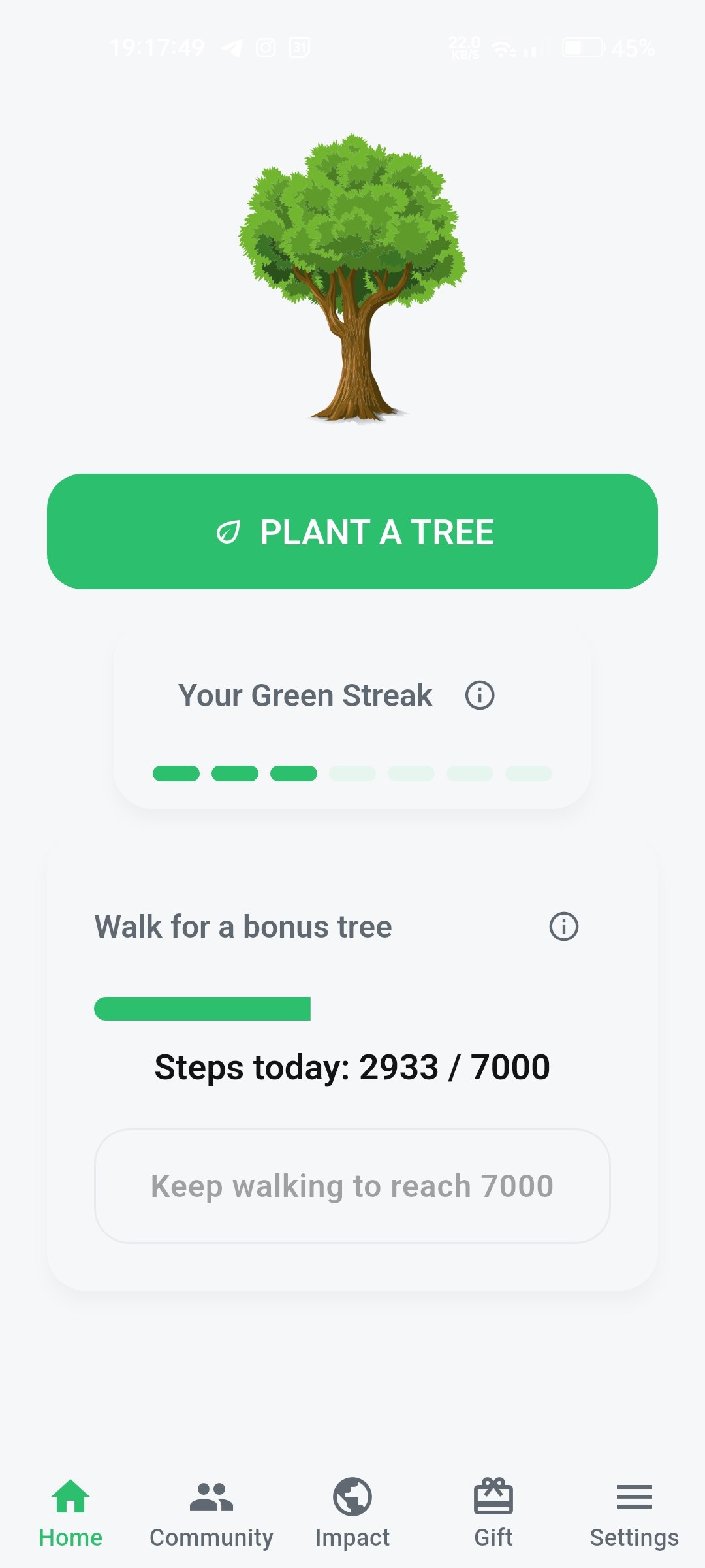 Treefy home screen showing 7,000 steps reached, a daily wellness challenge unlocked, and the Plant your tree button highlighted.